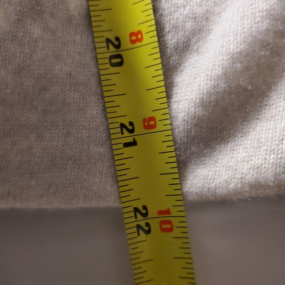 Club Monaco Cashmere Faux Wrap Top Size Medium - Picture 14 of 14